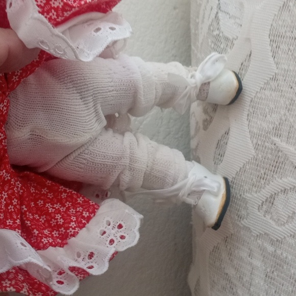 1985 Vintage Reproduction  Miniature Porcelain Doll - Picture 11 of 12